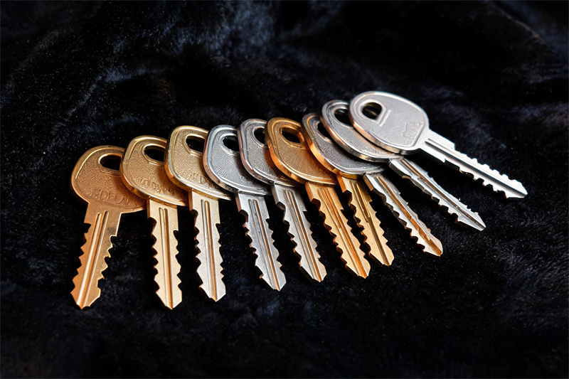 丽江 钥匙断在锁孔里怎么办?老 locksmith 教你3招自救不求人